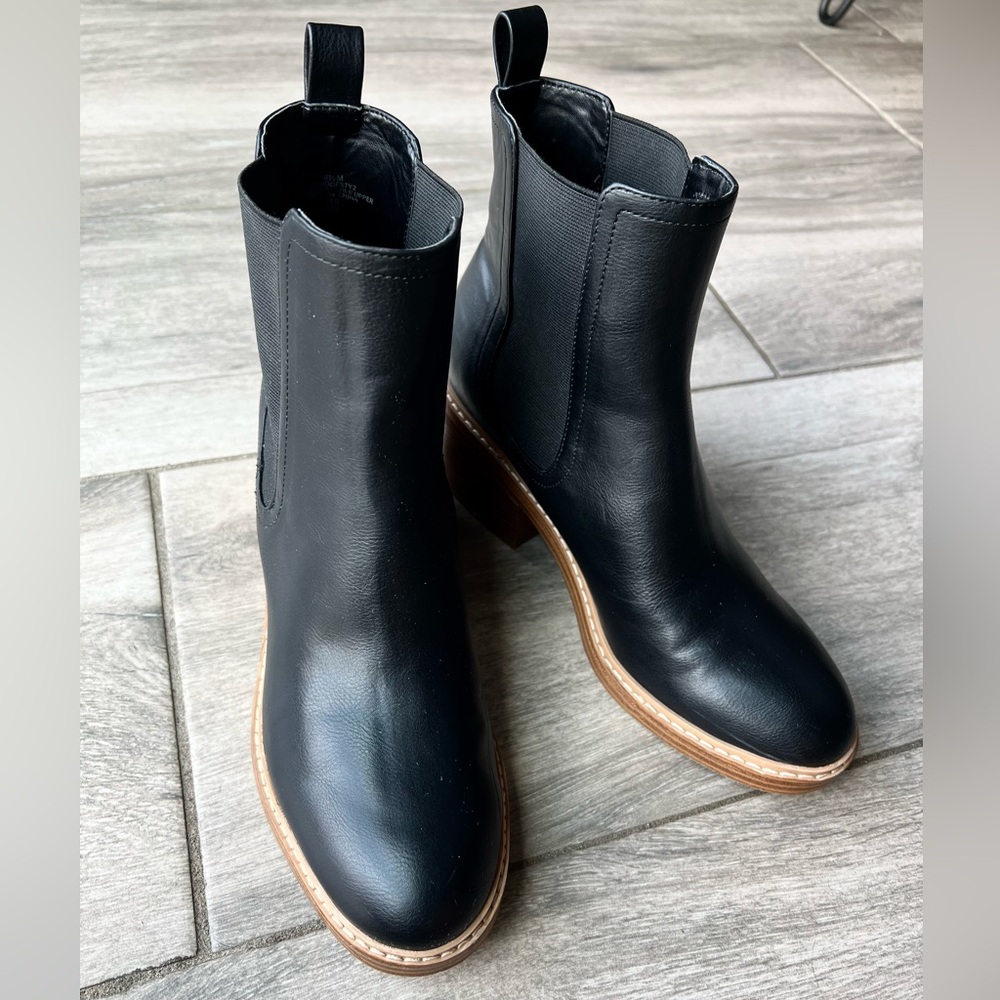 Marc Fisher women’s Black Boots